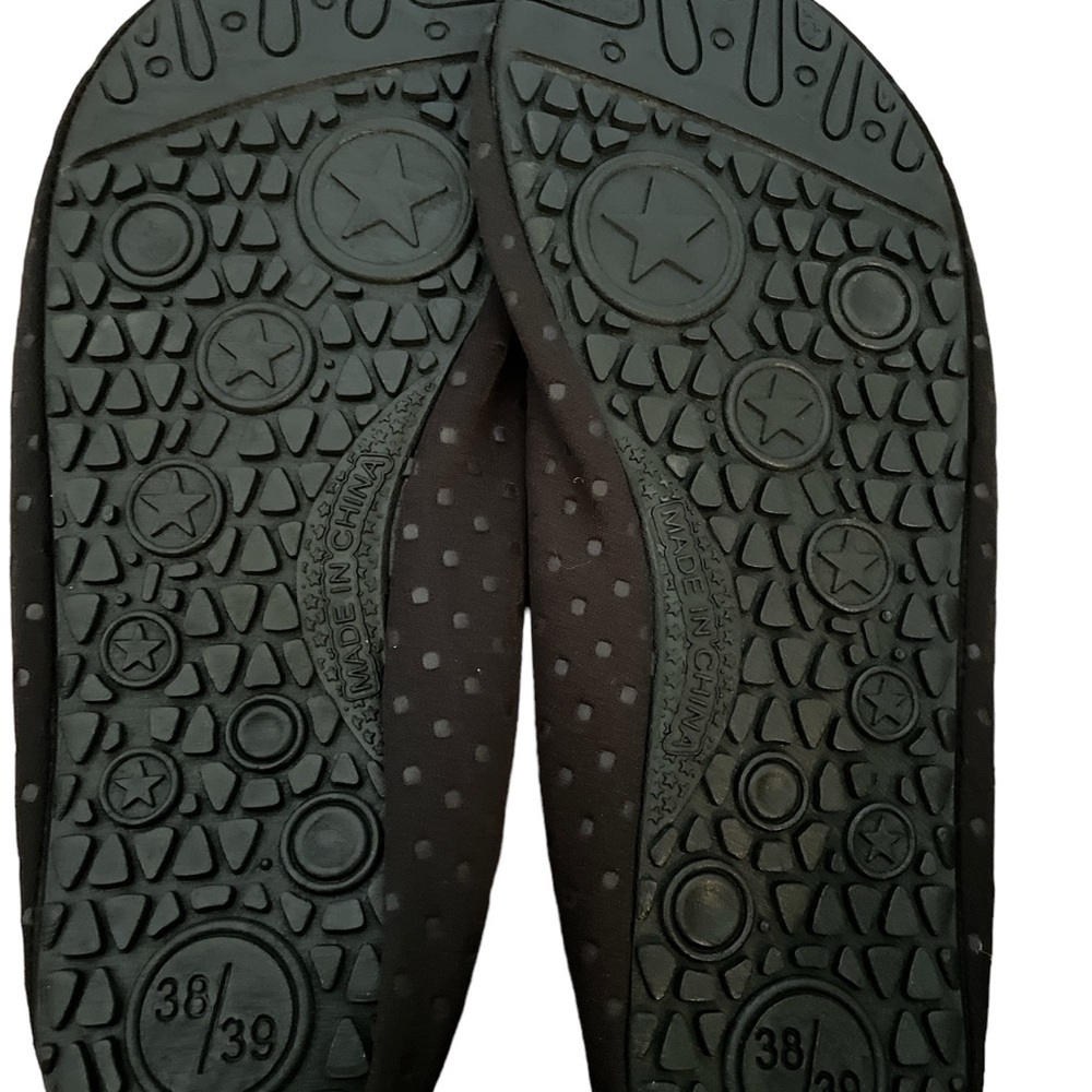 Women's /Men's Yalox water shoes Black Size 7-8 - Picture 3 of 3